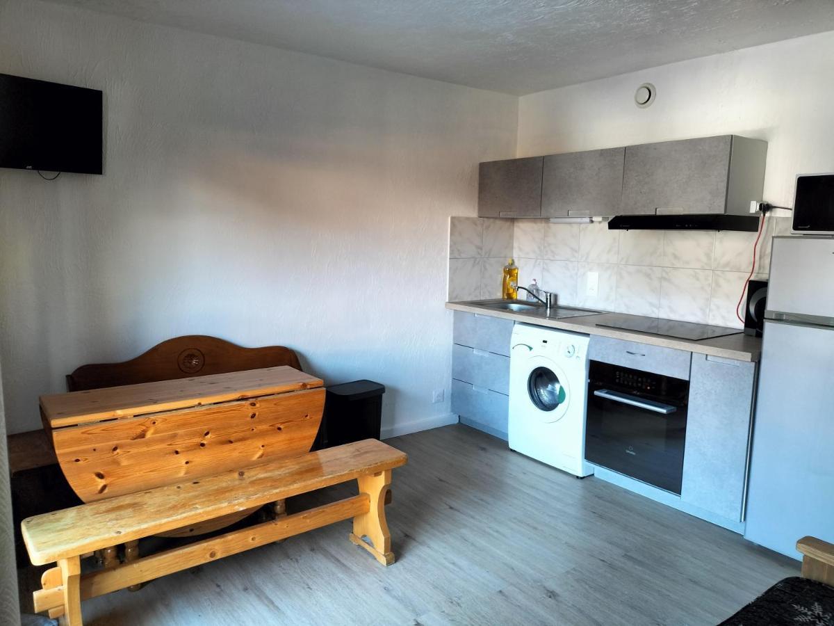 Appartement Meuble Avec Vue Sur Les Montagnes Et Piscine L'Ete 圣热尔韦莱班 外观 照片