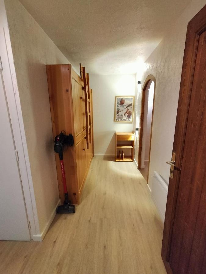 Appartement Meuble Avec Vue Sur Les Montagnes Et Piscine L'Ete 圣热尔韦莱班 外观 照片
